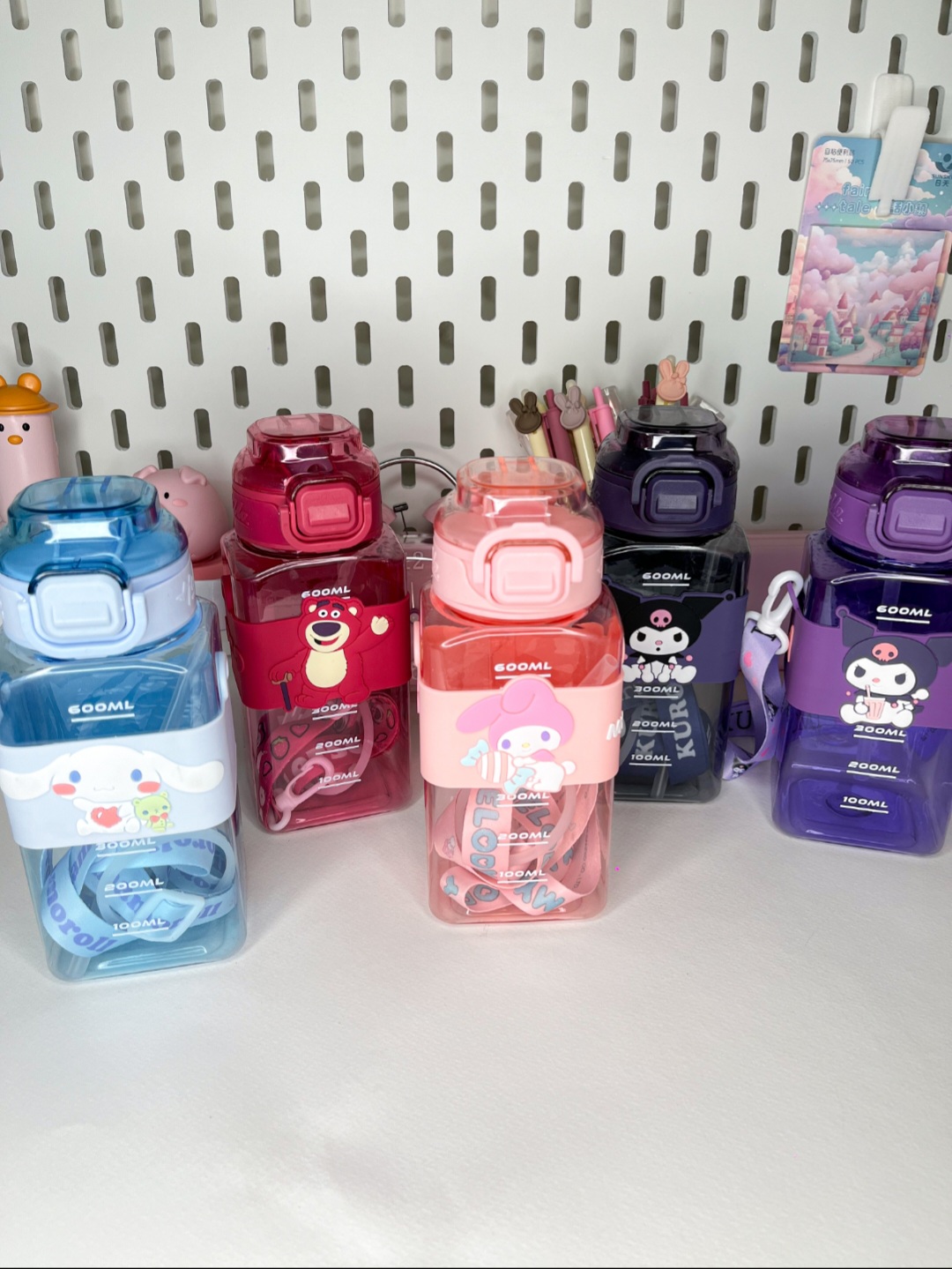 قمقمه کرومی و دوستان