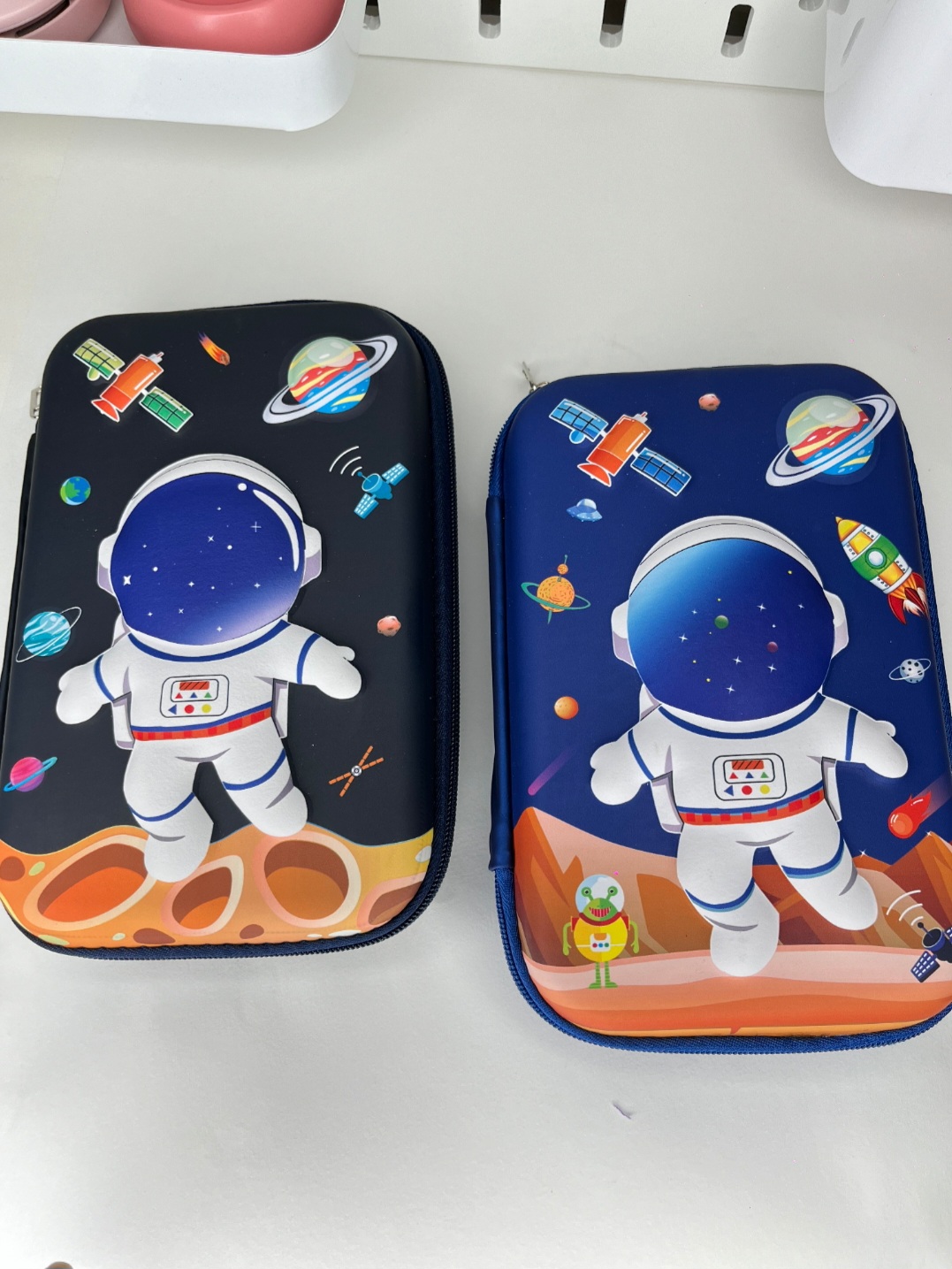 جامدادی تبلتی فضانورد